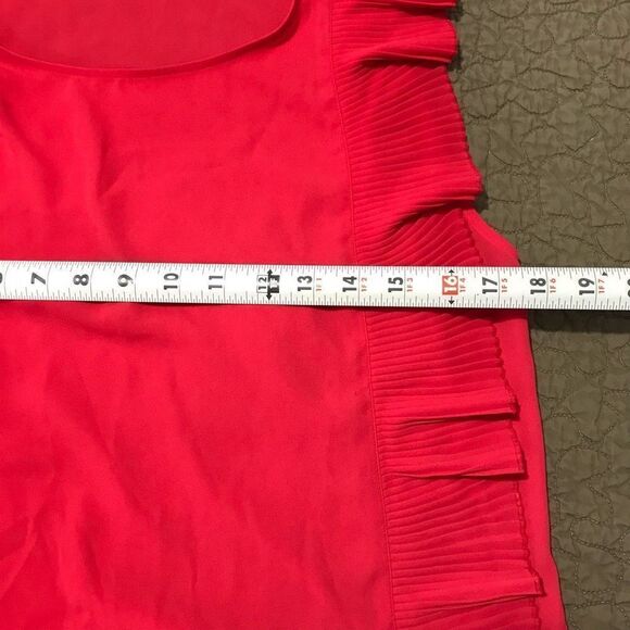 Ann Taylor red sleeveless blouse 100% polyester size M.   S179 - Picture 4 of 6